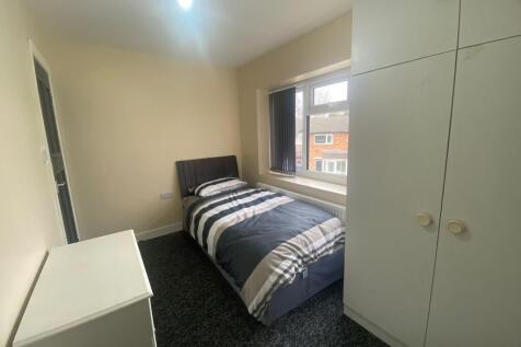 En Suite Rooms Available In Toll House Rd, B45 8TX photo 4