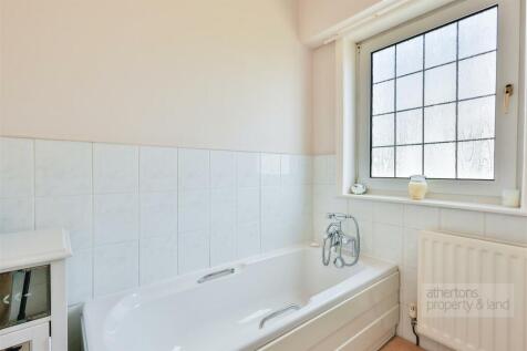 Beacon Holme - Bathroom.jpg