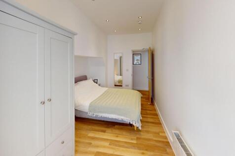 Flat 9, Armyn House, Bar Road TR11 4NN photo 4