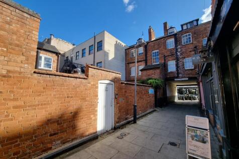 5-bed terraced on 39c Warwick Street, £2,125/mo
