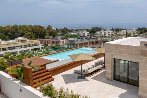 ROOF TERRACE
