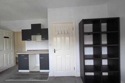 Northolt Avenue, Ruislip, Middlesex, HA4 photo 5