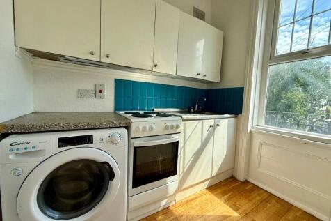 Ashlake, London, SW16 photo 5
