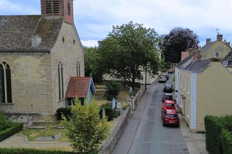 2 -  3-bedroom cottage, Kingswood W-U-E (Drone).jp