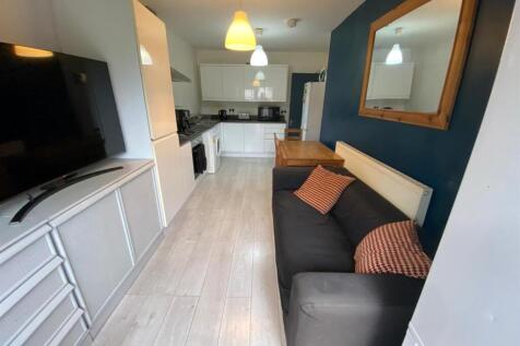 Communal Kitchen / Living Area