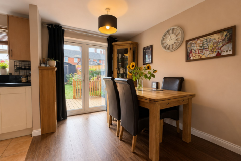 Thompson Court, Purton, SN5 photo 5