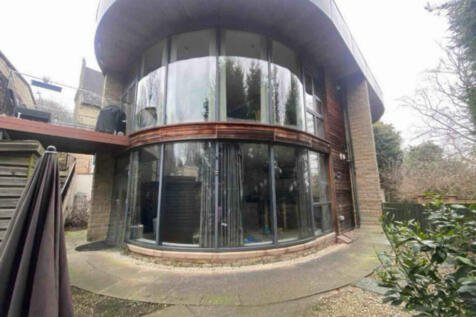 Curved Window Apt...