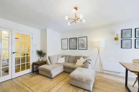 Masefield Gardens, Crowthorne, Berkshire, RG45 photo 4