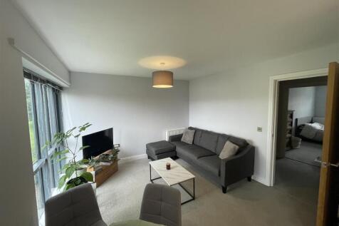 Osprey Close, Upton photo 3