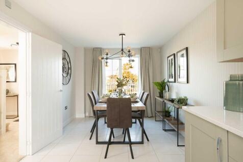 Sociable open plan kitchen, diner