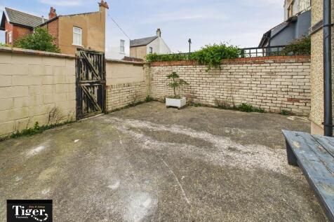 CAM02176G0-PR0549...