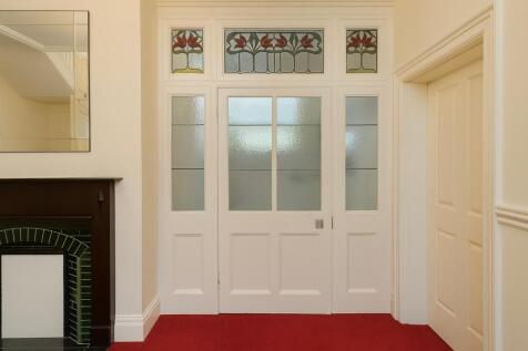 Internal entrance door