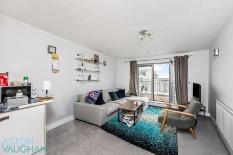 2-bed flat on Grand Parade, Brighton, £1,650/mo