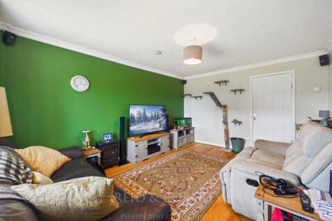 CAM05148G0-PR0191-STILL033.jpg