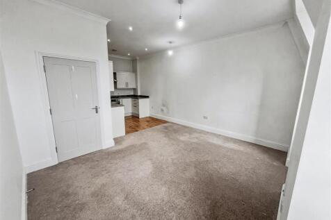 Lounge/ Kitchen Area