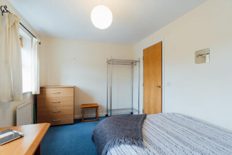 Goldfinch Close, Loughborough photo 5
