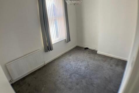 Bed 1.jpg