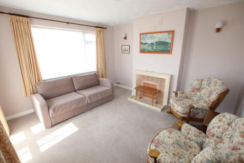 London Road 11 - Lounge 1