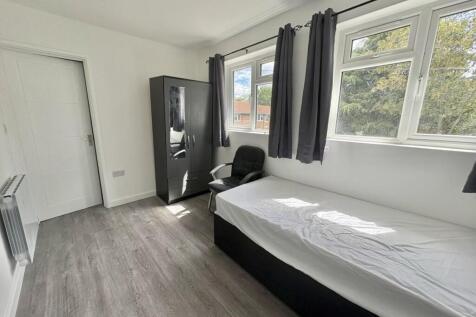bedroom 3.jpg