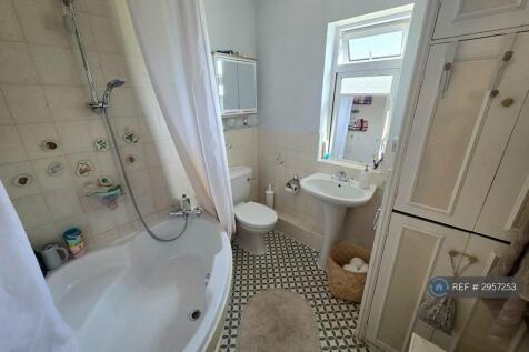 Upstairs Family Bathroom