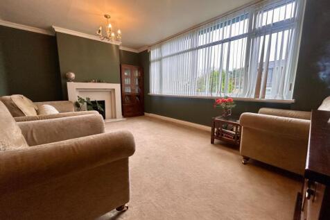 Yew Tree Crescent, Bradford photo 5