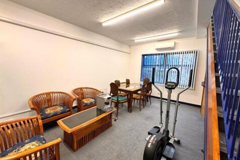 WhatsApp Image 2025-04-14 at 10.22.48_e5d7b139.jpg