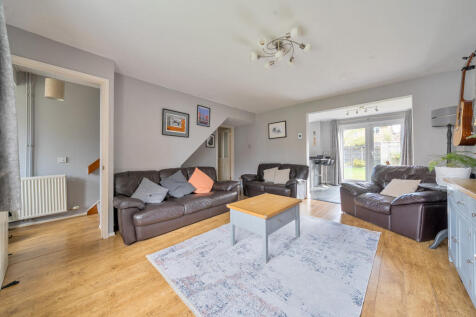 1372915-8-68fb5bf...