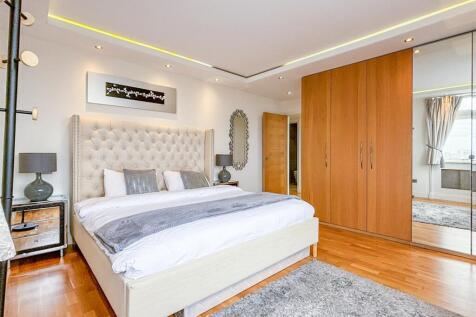 bedroom 1 (1 of 1).jpg