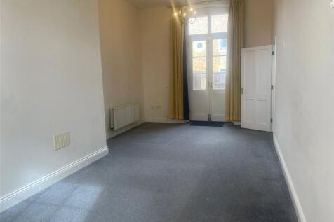 Horseshoe Crescent, Shoeburyness, Southend-on-Sea, Essex, SS3 photo 5