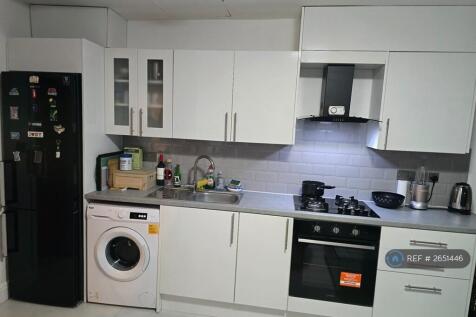 Lovely Flat With Bills Included 