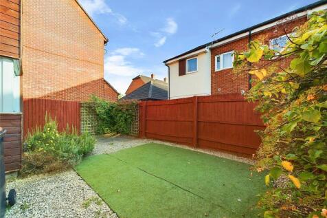 Sutherland Close, Gloucester, Gloucestershire, GL4 photo 3