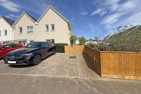 Grassendale Avenue 10 - Parking...jpg