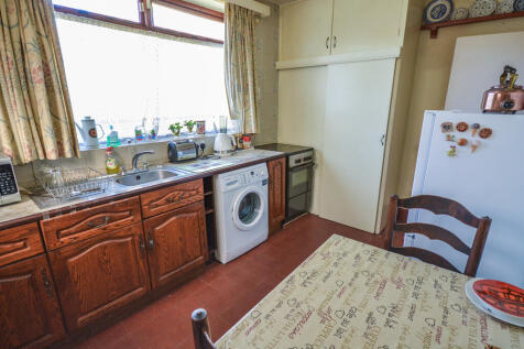 Kitchen/Breakfast...