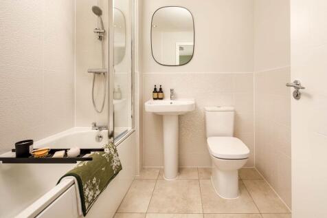 Contemporary family bathroom