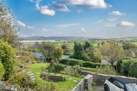 Garden at Sea Vie...