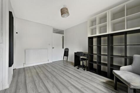Dockland Street, London, E16 photo 3