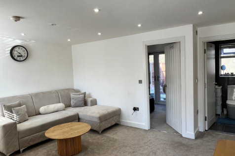Braunstone Avenue, Leicester, Leicester City photo 5