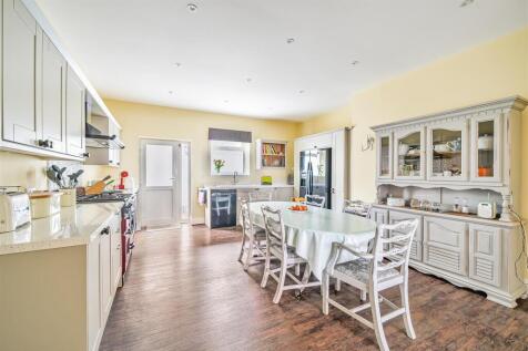 The Promenade Kitchen/Dining Room