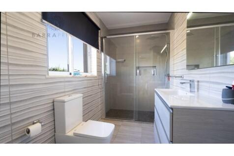 Detached House of 4 Rooms for sale in the Centre of Bordeira, Santa Bárbara de Nexe
