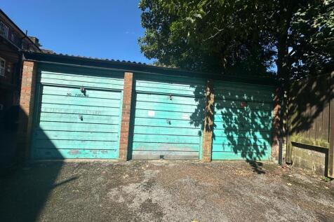 Garages 2