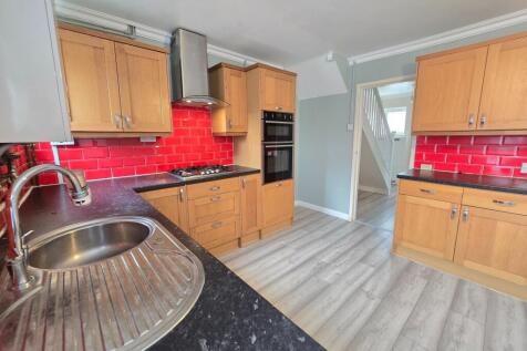 55 Caymer Road, Eastfield, Scarborough photo 3