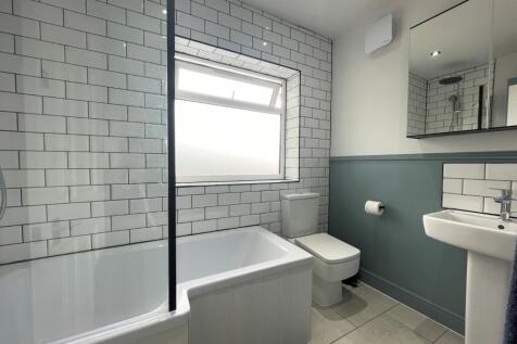 Kirkstall Hill, Leeds, West Yorkshire, LS4 photo 5