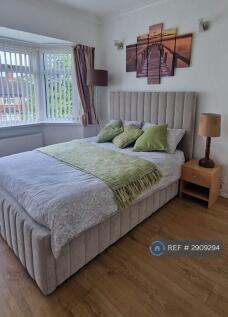 Double Room - Available 