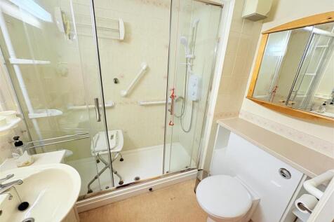 Bathroom/Shower Room