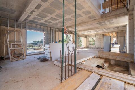 NEWLY BUILT MODERN VILLA IN UNIQUE LOCATION OF SELVA 