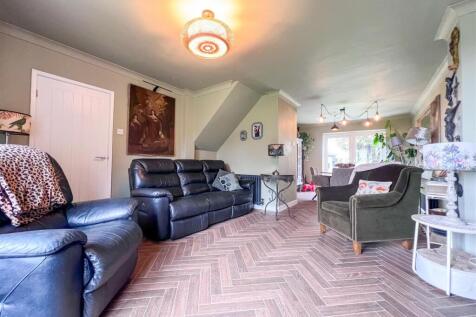 Sitting / Dining Room
