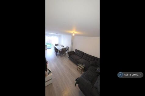 Tangmere Gardens, Northolt, UB5 photo 4