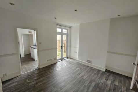 Wade Avenue, Ilkeston photo 4