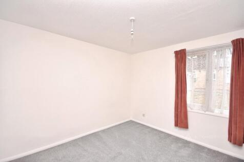 Chequers Court, Aylesbury, Buckinghamshire, HP21 photo 3