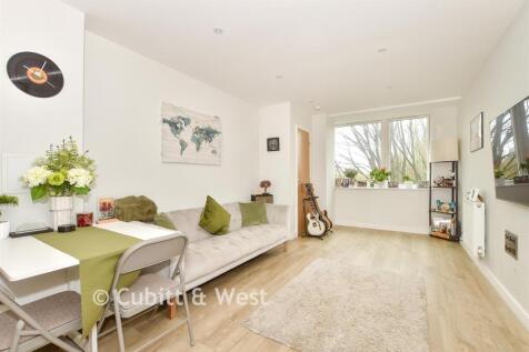 Kitchen/ Lounge